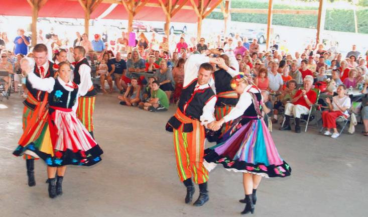 How sweet it is Pokolenia Dancers of Pine Island perform.