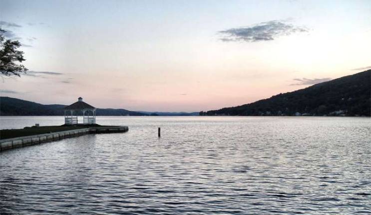 GWL Chamber kicks off lake season with street fair The Greenwood Lake Chamber of Commerce kicks off the 2018 lake season with a street fair on Saturday, June 9.