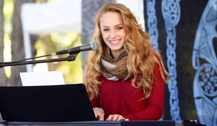 Four days, eight towns, 16 shows Chloe Borthwick performs on Friday, Aug. 10, at the Glenmere Brewery in Florida.