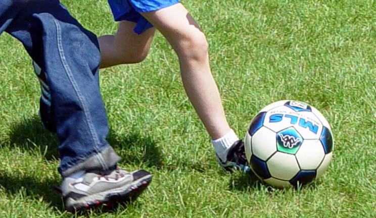 Country Chevrolet forges season-long partnership to aid Warwick Soccer Club Country Chevrolet forges season-long partnership to aid Warwick Soccer Club