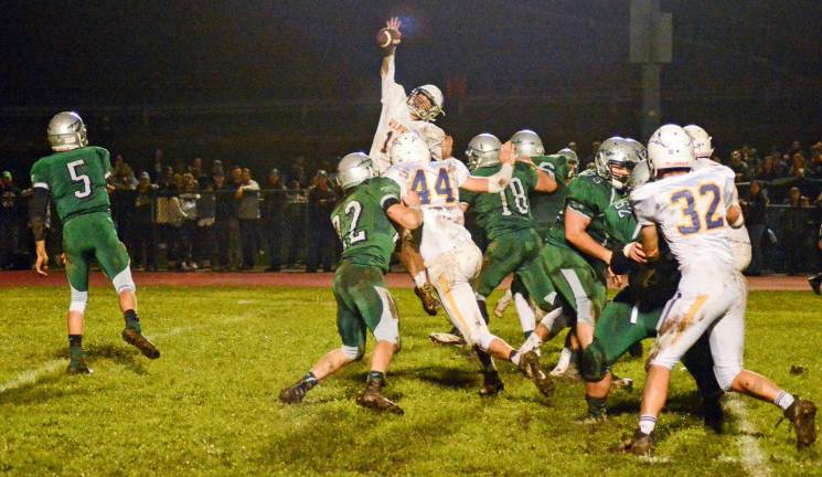 Warwick Football Defeats Minisink