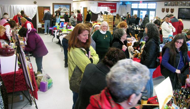 WFD Auxiliary hosts holiday shopping spree WFD Auxiliary hosts holiday shopping spree