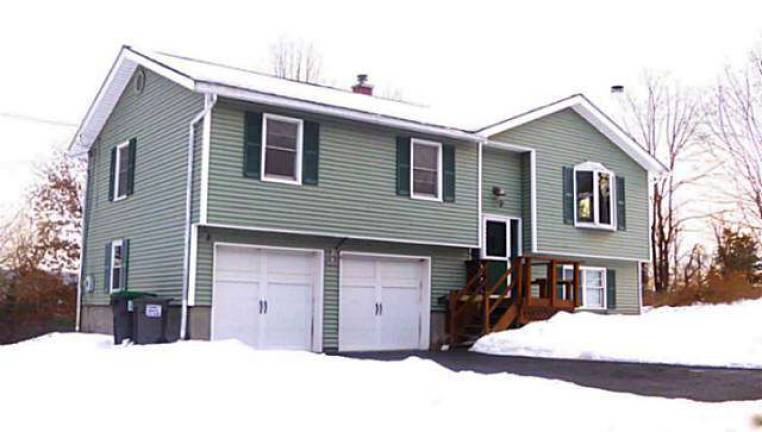 This High Meadow Drive property in Warwick is priced to sell This High Meadow Drive property in Warwick is priced to sell