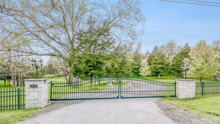 An equestrian dream awaits in Warwick An equestrian dream awaits in Warwick
