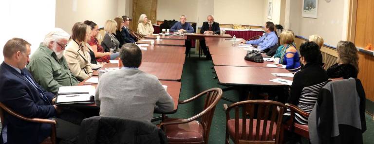 Warwick Valley Chamber holds first meeting with new Board of Directors Photos by Roger Gavan On Friday, Dec. 1, new members of the Board of Directors of the Warwick Valley Chamber of Commerce assembled for their first meeting of the new term.