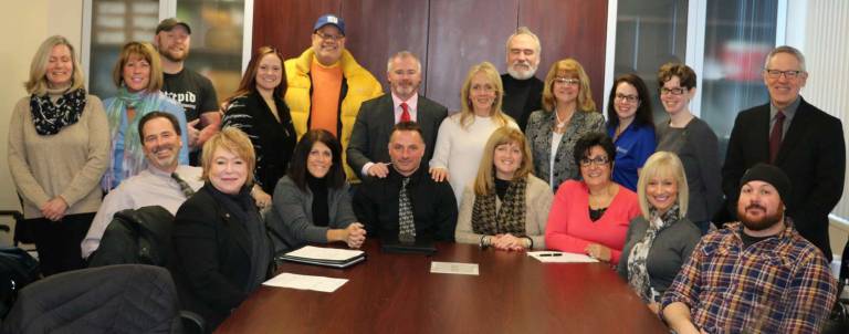 Warwick Valley Chamber of Commerce Board of Directors holds first meeting of the new year Photos by Roger Gavan The Board of Directors of the Warwick Valley Chamber of Commerce: Seated from left are Garrett Durland, Taylor Sterling, Kim Corkum, John Rader, Caryn Burke, Sherry Bukovcan, Janine Dethmers and Jason Grizzanti; standing from left Aare: Kim Starks, Mechelle Casciotta, Ryan Hansen, Kristen Weiss, Wayne Patterson, James Mezzetti, Jean Beattie, John Redman, Mary McClurg, Susan Ronga, Elizabeth Cassidy and Michael Johndrow. Board members not available for the photo were Katie Jonkoski, Thomas Roberts, David Leach, Kathie Austin and Christopher Banks.