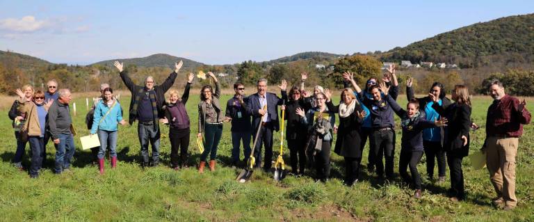 SunCommon partners with Orange County Citizens Foundation to build community solar array SunCommon, a company whose stated mission is to tear down barriers to solar energy, has partnered with Orange County Citizens Foundation to build a small scale solar array, an ensemble of solar panels on the foundation's land, capable of powering over 60 area homes and businesses.