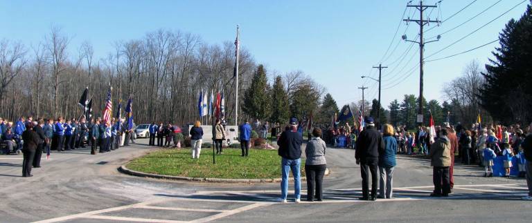 11-11-11 in 10990 Photo by Roger Gavan The fact that this yearís ceremony fell on a Sunday blessed with beautiful weather may have contributed to the large turn out, but by most accounts it was again thanks to the work of members of the Boy and Girl Scouts along with their junior components, scout leaders and parents.