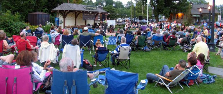 A discondant note File photo by Roger Gavan Railroad Avenue was closed to traffic last Aug. 17., a Saturday evening, for the E'lissa Jones concert.