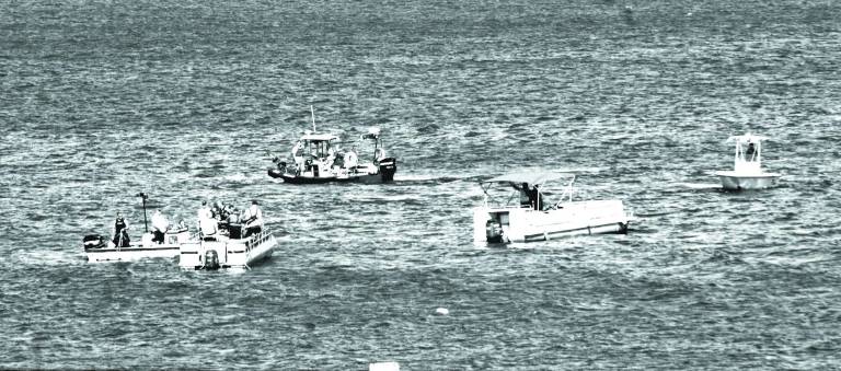 New Jersey man drowns in Greenwood Lake Greenwood Lake was dotted with search and rescue boats Monday afternoon as they searched for a man who dove into the water while boating with friends.