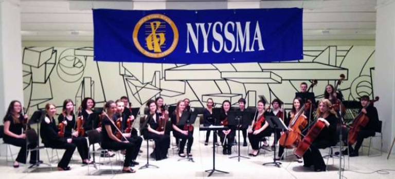 WVHS Chamber Strings performs in Albany Members of the Warwick Valley High SchoolþÄôs Chamber Strings traveled to Albany on March 1 to perform in the þÄúMusic In Our Schools MonthþÄù celebration.