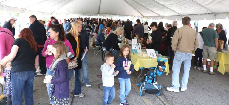 Children's 2018 Book Festival another huge success Photos by Roger Gavan Although it was cloudy with an occassional sprinkle of light rain the seventh Warwick Children’s Book Festival, held on Saturday, Oct. 6, on Railroad Avenue in the Village of Warwick, drew record crowds and by all accounts was a huge success.