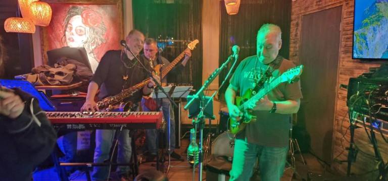 Music to make you groove The Tonebenders.