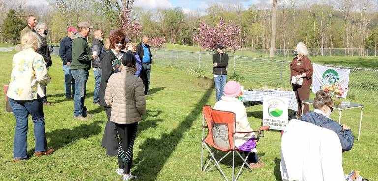 Patricia Reinhardt, chair of the Arbor Day Committee and a member of the Warwick Valley Gardeners, served as emcee and introduced the guest speakers. She also encouraged people to volunteer for the Warwick Gardeners, which, in the past six months, had seen an increase of 21 new members. During her talk, Reinhardt quoted from a poem by E.E. Cummings: “I thank You God for this most amazing day for the leaping greenly spirits of trees ....”