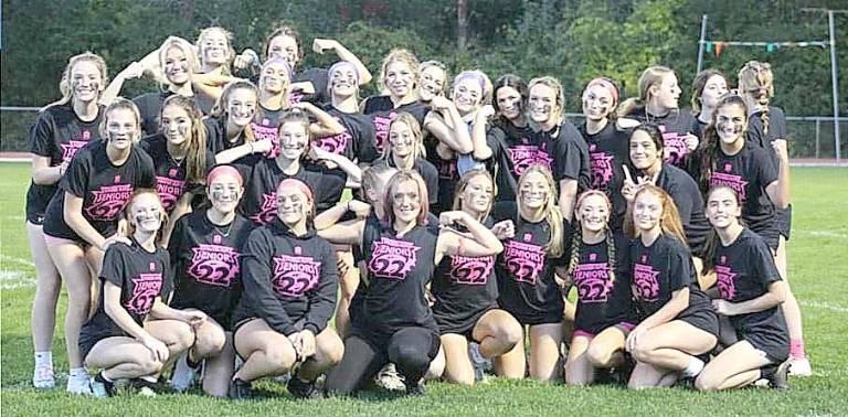Warwick. Seniors donate Powder Puff proceeds to benefit breast cancer research The Warwick Senior Girls following the 2021 Powder Puff Homecoming Football Game. The Lady Wildcats donated $340 (proceeds from the T–shirts) to Breast Cancer Research Foundation in New York City.