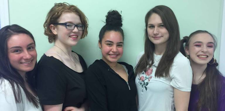 Warwick Actor Training School to present free performances at Albert Wisner Library and Senior Center Teen players from left, Emily Schaffer, Ellie Hansen, Paige Davisberg, Isabel Blagiotti and Fleur Kuhta. Not present for the photo: Amelia Kisor.