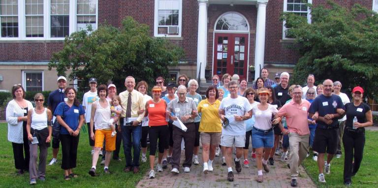Let’s ‘RUN This Town’ off to a good start Photo by Roger Gavan On Thursday morning, Sept. 12, approximately 50 local officials and citizens stepped off from the Warwick Valley Community Center, 11 Hamilton Ave., for Optimal Health Day and to kick off the ìLetís RUN This Townî walk/run/crawl initiative.