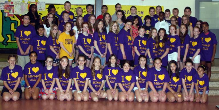 1,308 laps, 327 miles, 66 Middle School runners The Warwick Valley Middle School Mileage Club has successfully completed its eighth season, with 66 sixth, seventh and eighth graders running or walking 1,308 quarter mile laps, or the equivalent of 327 miles.