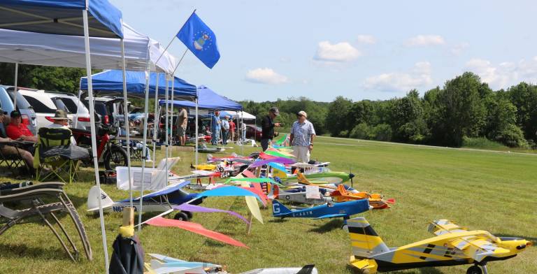 These pilots never leave the ground Photos by Roger Gavan Warwick airport hosts eighth annual “Electric Fun Fly.”
