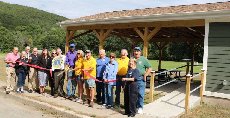 Ribbon-cutting ceremony held for new bathrooms and pavilion in Winstanley Park Photo by Roger Gavan On Saturday morning, Sept. 22, reepresentatives from the Town of Warwick, the Warwick Valley Chamber, the Greenwood Lake Lions Club and the Greenwood Lake Soccer Club celebrated the grand opening of the new bathrooms and pavilion a tWinstanley Park.