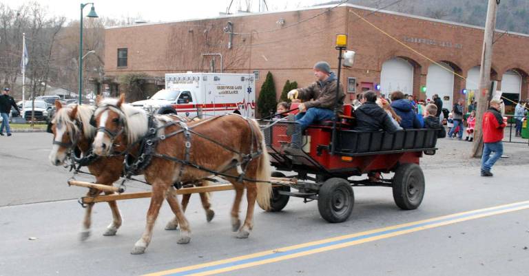 Greenwood Lake welcomes the holidays Greenwood Lake welcomes the holidays