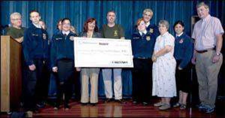Warwick sTudents earn $2,500 award; then donate the money to Farm Aid Warwick sTudents earn $2,500 award; then donate the money to Farm Aid
