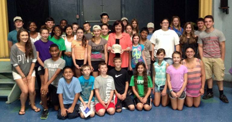 Assemblywoman encourages young leaders Assemblywoman encourages young leaders