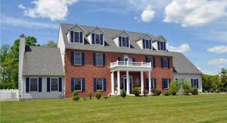 This federal style colonial leaves an impression This federal style colonial leaves an impression
