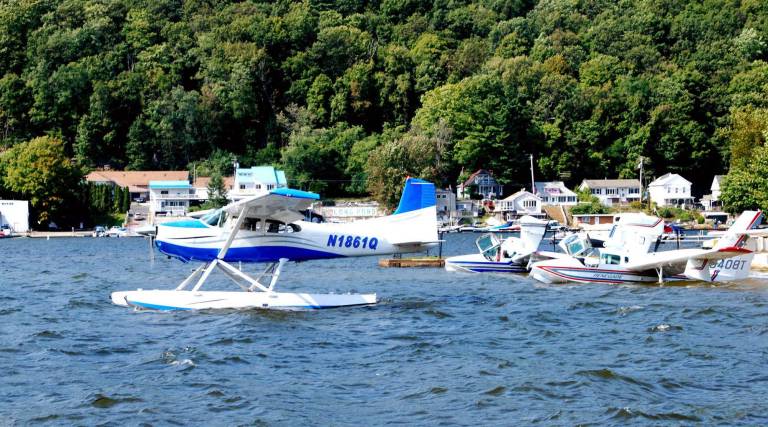 Ten seaplanes splash down onto Greenwood Lake Photos by Ed Bailey Planes as far away as Maine and Manchester, N.H., participated in last Saturday's sixth annual Seaplane Fly-In sponsorsed by the Village of Greenwood Lake.