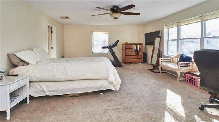 A wonderful home awaits with an excellent location and a maintenance-free lifestyle A wonderful home awaits with an excellent location and a maintenance-free lifestyle