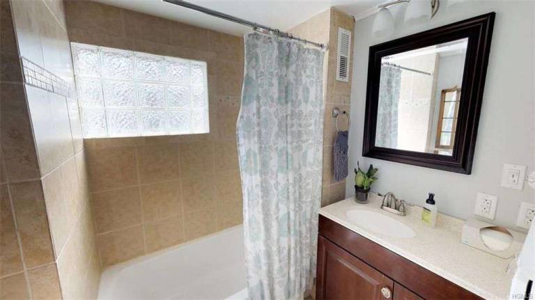 This home aims to please This home aims to please