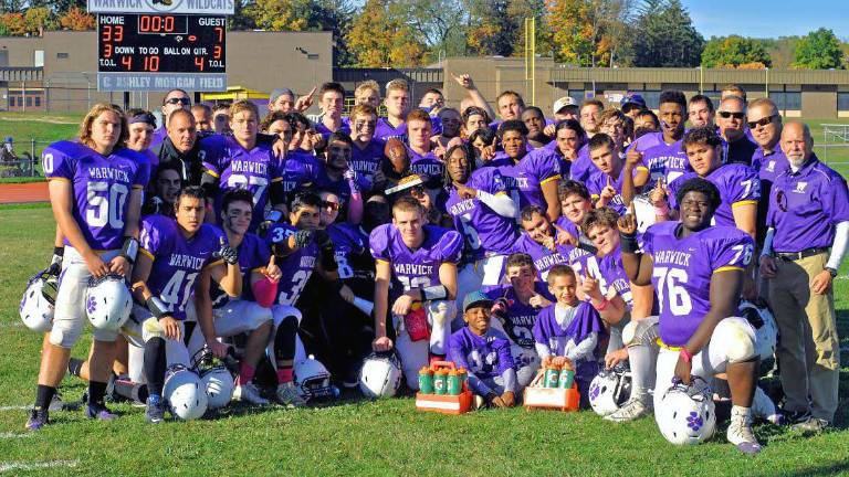 Warwick Wildcats win Spirit Trophy Game Warwick Wildcats win Spirit Trophy Game