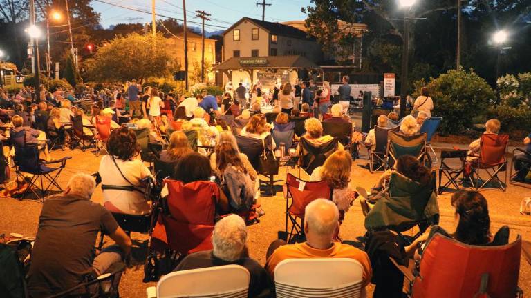 E'lissa Jones Band concert draws another record crowd E'lissa Jones Band concert draws another record crowd