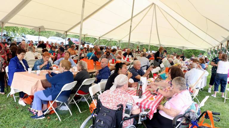 Annual Senior Barbecue held during near perfect weather at Warwick Town Park Annual Senior Barbecue held during near perfect weather at Warwick Town Park