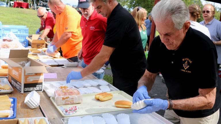 Annual Senior Barbecue held during near perfect weather at Warwick Town Park Annual Senior Barbecue held during near perfect weather at Warwick Town Park