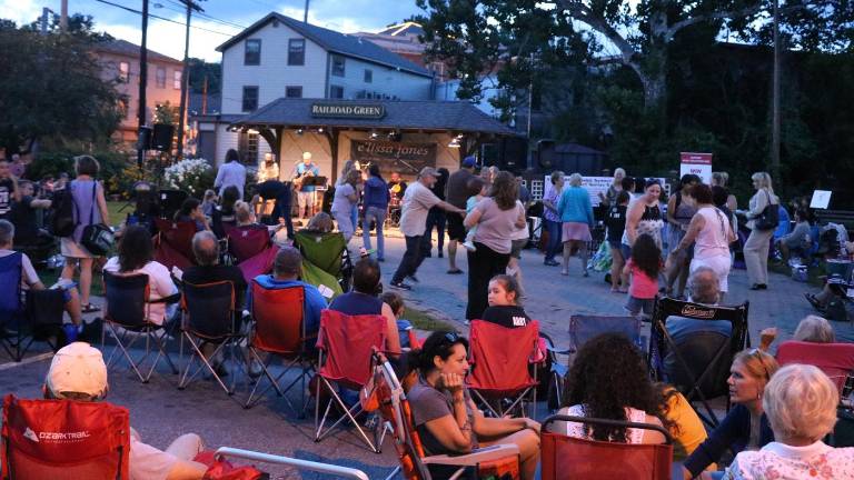 E'lissa Jones Band concert draws another record crowd E'lissa Jones Band concert draws another record crowd