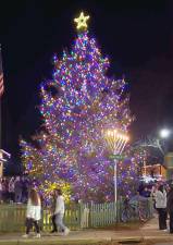 Festive afternoon afoot for Greenwood Lake tree lighting
