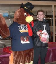 Turkey Trot raised funds, donations for local pantries