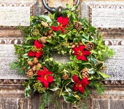 Friends of the Florida Public Library to host silent auction wreath fundraiser