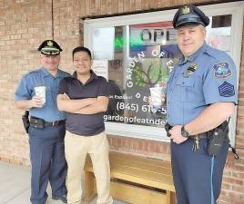 ‘Coffee with a Cop” offers relaxed chats with Warwick police
