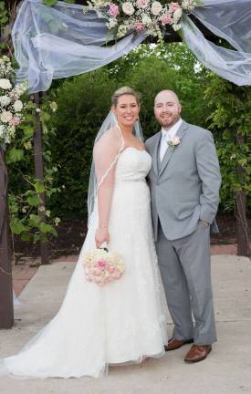 Jennifer Dietz and Kyle Middaugh wed
