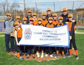 The Warwick Orange Majors Team with players: Domenico Berlingieri, Steven Magoch, William Roome, Tristan Sasse, Thomas Scarpaci, Colton Senius, Salvatore Spinelli, Shane Sutliff, Dax Yazdani and Ryan Yioupis; and Manager Dominic Berlingieri and assistant Coaches: Tom Roome, Danish Yazdani and Joe Scarpaci. Provided photo.