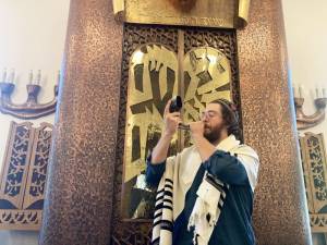 Greenwood Lake’s B’nai Torah Shul offering free High Holiday services for all. Joseph Tepper Saffren blows the shofar, which represents continuity and a hopeful future. Provided photo.