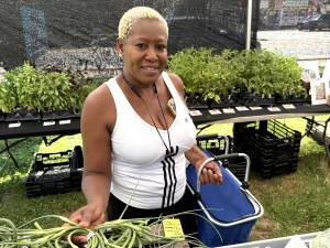 Lakeside Farmers Market shopper Nicole appreciates the access to local, fresh ingredients.
