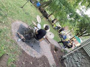 Steve Rubin’s backyard in the Village of Warwick was one of the venues at this year’s Hudson Valley Jazz Festival. The backyard featured John Arbo, Joe and Gabriele Tranchina, Bob Rosen, Rick Savage, Mark Sganga and Steve Rubin. Photos provided by the Hudson Valley Jazz Festival.