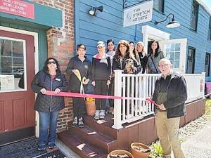Stretch Artists cut ribbon for new business