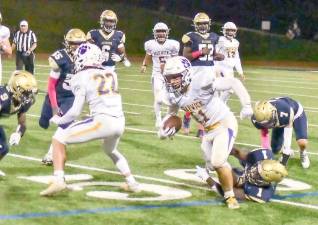 Warwick’s receiver Nick Simonetta scored two touchdowns against the Goldbacks at Newburgh Free Academy Field. Simonetta is currently one of Section’s IX’s top players to watch as the Wildcats head into the second half of the fall season. Photo by Al Konikowski.