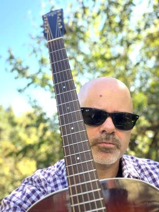 On Friday, July 24,<b> </b>Chris Reali shares a blend of his original tunes and tasty covers at All One One All Farm.