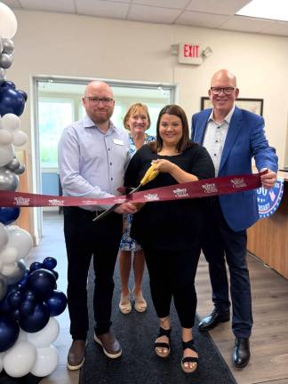 Fette Ford celebrates its ribbon cutting with the Warwick Valley Chamber of Commerce.