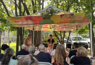 Joy Leon’s demonstration to an audience at the Liberty Farmers’ Market in 2024. Photo provided.